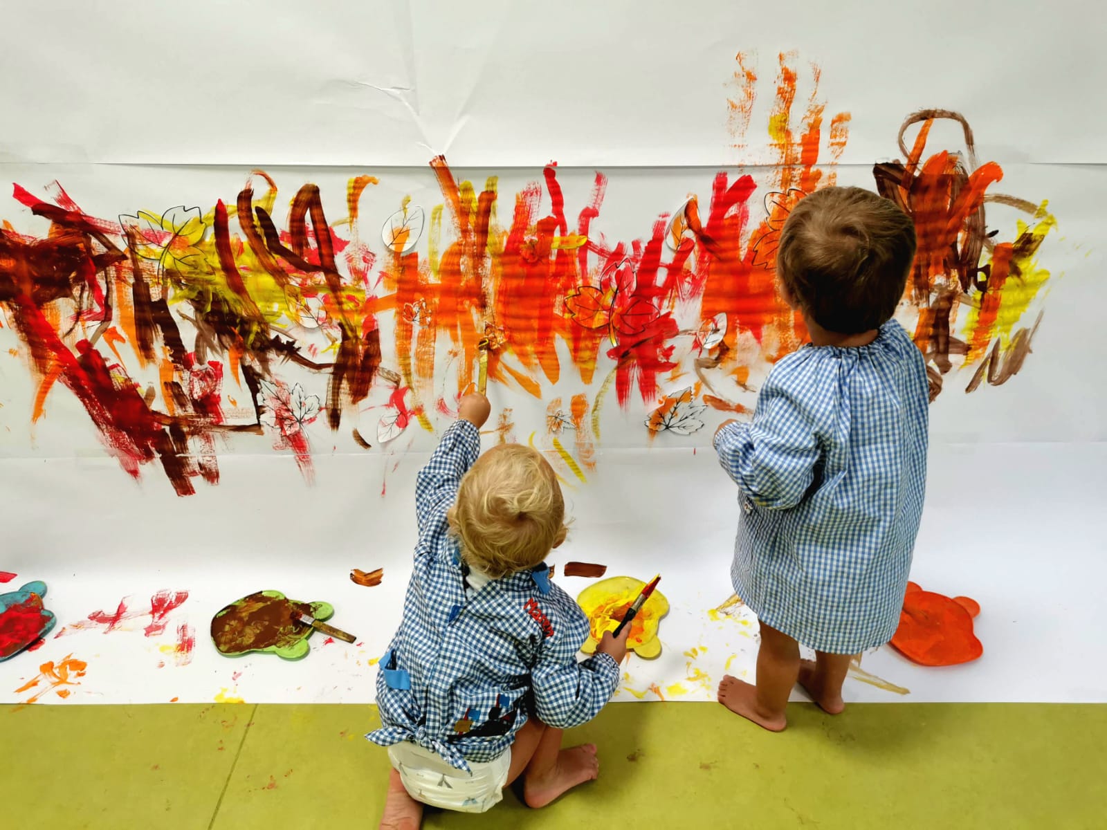 Niños jugando y aprendiendo